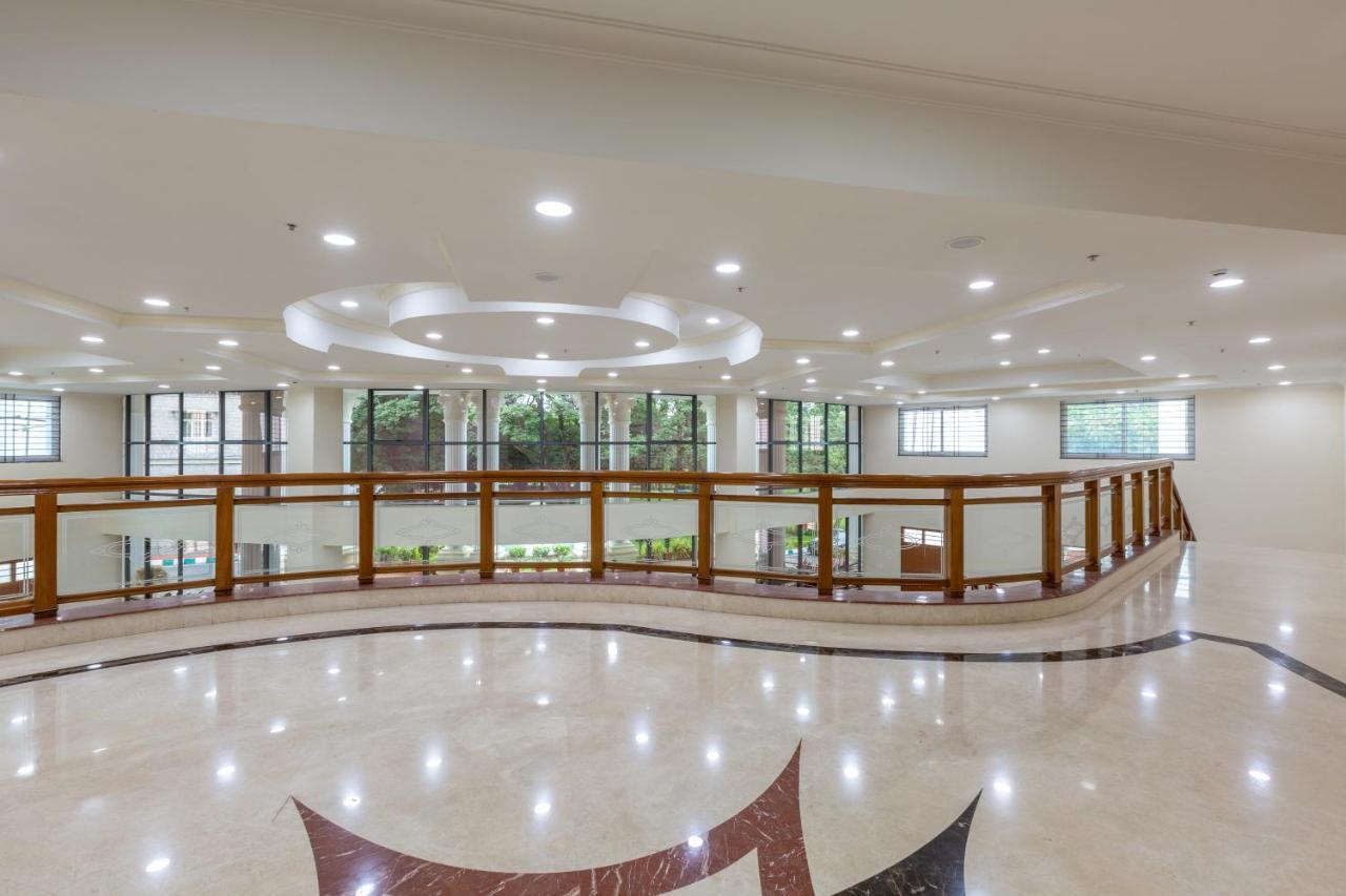 Kstdc Kumarakrupa Hotel Bangalore Exterior photo